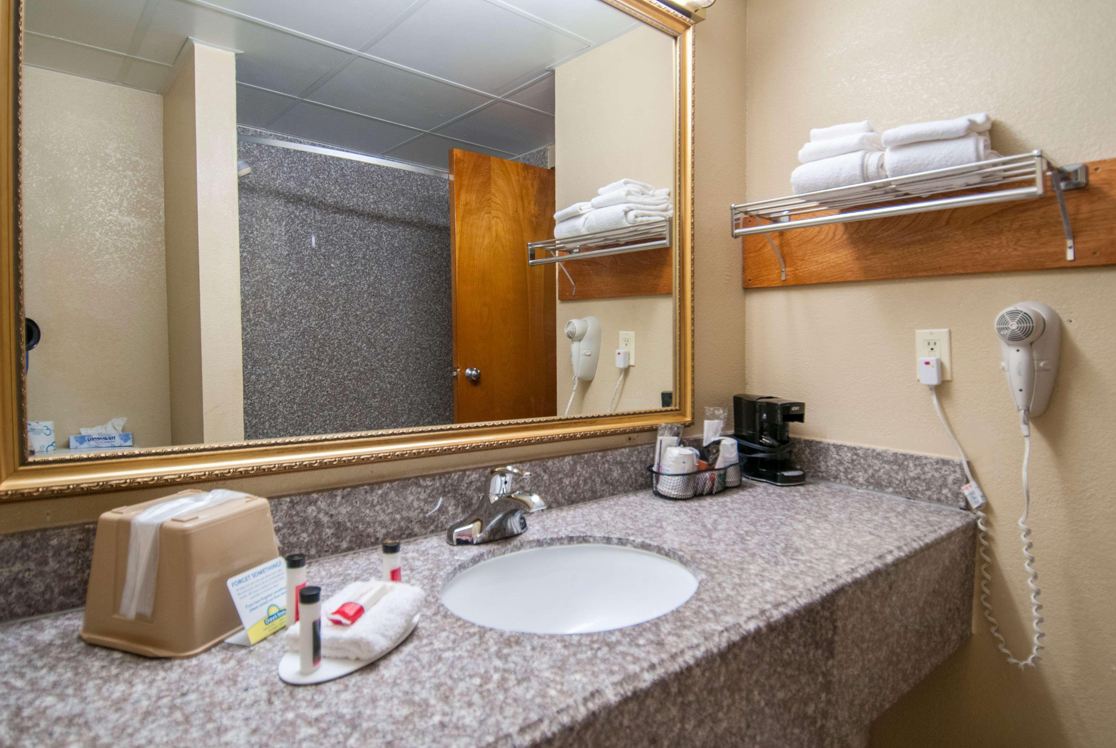 Days Inn By Wyndham Pauls Valley Exteriör bild