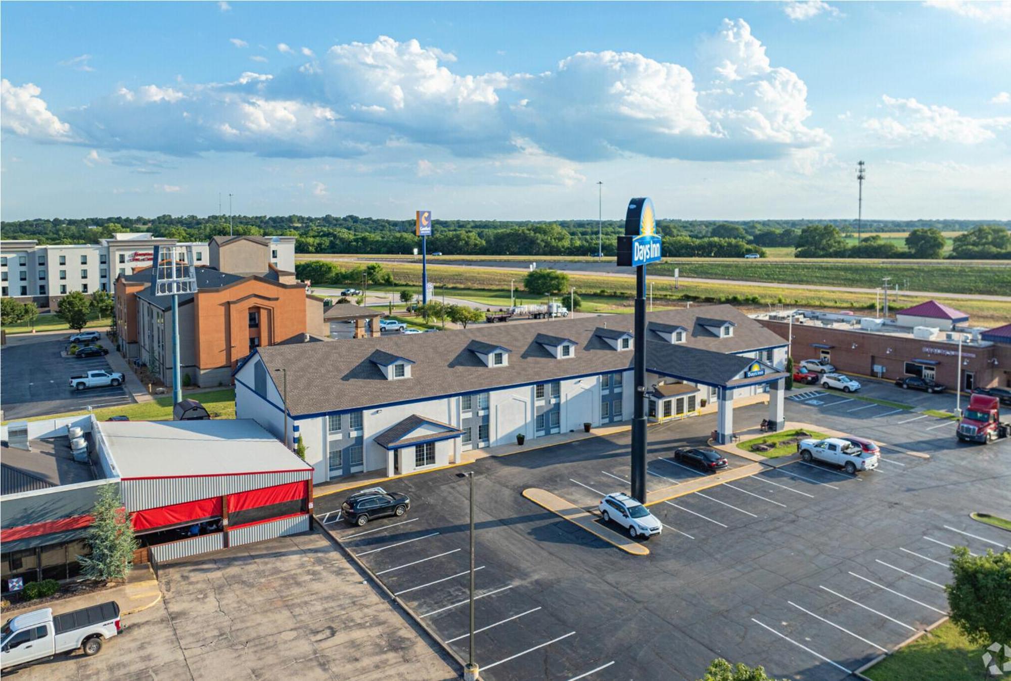 Days Inn By Wyndham Pauls Valley Exteriör bild